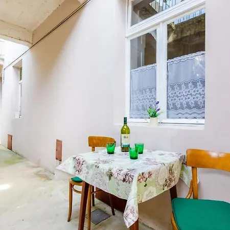 Lucy Appartement *