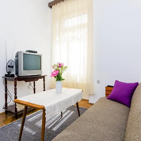 Lucy Appartement *